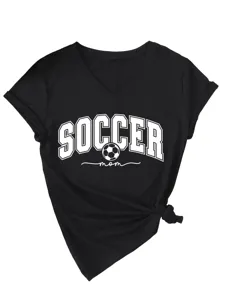 Vue détaillée du t-shirt noir à col en V et manches courtes avec beau motif et nœud.