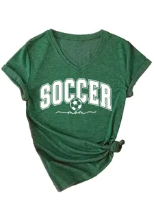 T-shirt femme col V manches courtes vert avec imprimé graphique soccer mom et nœud.