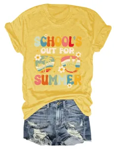 Gedetailleerd uitzicht van het gele korte mouwen t-shirt met zomergrafiek en short.