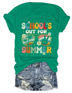 Gedetailleerd overzicht van groen dames t-shirt met korte mouwen en retro zomergrafische print.