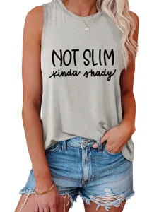 Locker sitzendes graues Damen ärmelloses Tanktop mit lustigem Buchstabendruck Detail