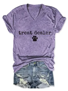 T-shirt femme décontracté à col V et manches courtes avec imprimé patte treat dealer.