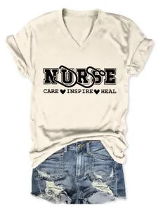 T-shirt casual con collo a V e maniche corte con stampa infermiera e pantaloncini di jeans.