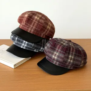 Chic plaid octagonal hat with leather brim, retro newsboy cap for women in autumn and winter.