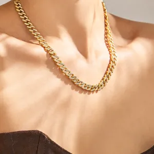 Gold plated zircon cuban link necklace detail, minimalist stainless steel clavicle chain