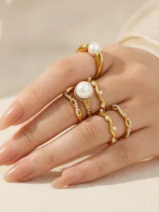 Unregelmäßig kurviger Perlenring Edelstahl 18k vergoldet modischer Handschmuck Damen