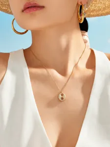 Collier ras du cou doré avec pendentif H en zircon, bijoux élégants en acier pour femmes.