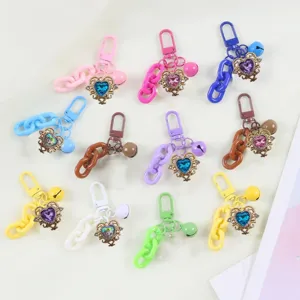 Charmant porte-clés cœur en alliage strass avec chaîne en plastique et clochette