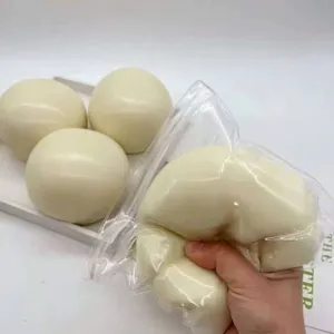 Riesiges weißes Slow Rebound Squeeze-Spielzeug in Daifuku-Form zum Stressabbau und Spaß