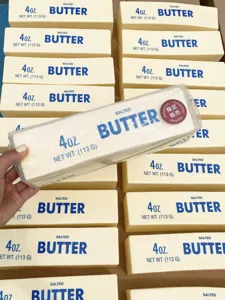 Realistisches gesalzenes Butter-Stressabbau-Spielzeug aus Schaumstoff in der Hand