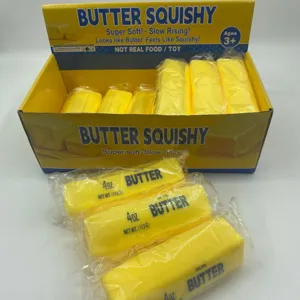 Nahaufnahme von gelbem Butter Squishy Spielzeug zum Stressabbau verpackt