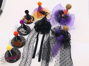 Halloween Kinder Haarschmuck Set mit Mini Hexenhüten, Fledermäusen und Spitzen Schleifen.