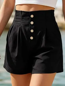 HOHER Bund schwarze lässige Damen Shorts mit stilvollen Holzknöpfen und vorderen Falten.