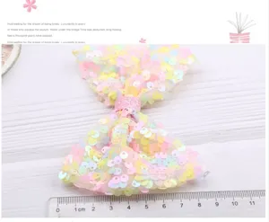 Fermaglio per capelli con fiocco di paillettes colorate per bambini stile principessa