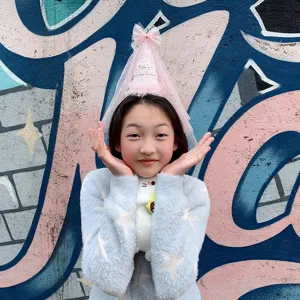 Kids birthday hat headband sweet mesh hair hoop for cute girls party celebration wear.