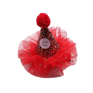 Roter glitzernder Kegel-Geburtstagspartyhut für Babymädchen mit Tüll und Pompom Haarschmuck.