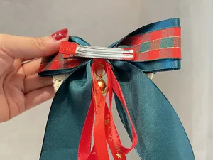 Pince à cheveux nœud à carreaux de Noël avec rubans, barrette en métal et clochette dorée