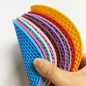 Colorful silicone honeycomb hot pads round heat resistant mats placemats small size