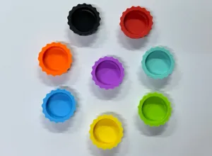 Set di tappi per bottiglia in silicone, coperture sigillanti colorate riutilizzabili.