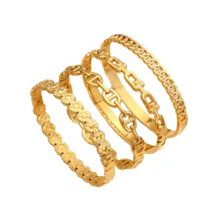 Bracciale in acciaio inossidabile placcato oro 18k set di quattro pezzi moda donna