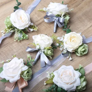 Ensemble de corsage de poignet et boutonnière de rose blanche artificielle pour mariage.