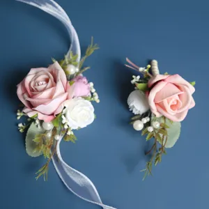 Ensemble de corsage de poignet et boutonnière de roses artificielles pour banquet.