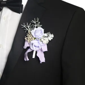 Elegante violette Rosen Ansteckblume mit Schleife fuer Hochzeit Bräutigam Anzug Dekoration.