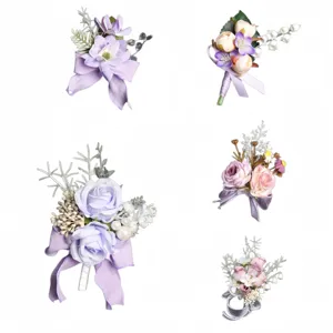 Elegante lila rosa Hochzeits Ansteckblume und Handgelenk Korsage Set fuer Braeutigam.