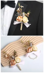 Set di boutonnieres e corsage da polso con rose champagne per matrimonio e festa sposo.