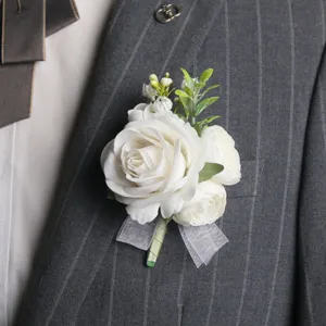 Élégante boutonnière de rose blanche artificielle pour costume de marié mariage décor