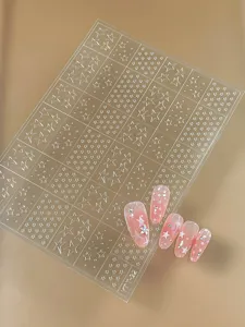 Pegatinas de uñas 3D de estrellas transparentes con uñas postizas para manicura fácil.