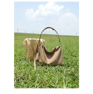 Borsa a spalla minimalista in vera pelle da donna, grande borsa da lavoro elegante.