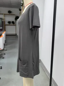Casual effen korte jurk met een vierkante hals korte mouwen en zak voor dames.