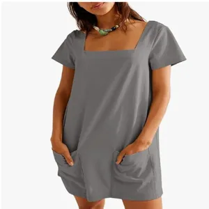 Vrouwen effen kleur vierkante hals korte mouw casual mini jurk met zakken stijl.