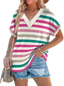 Camiseta casual de rayas para mujer, elegante top de verano multicolor con cuello en V de moda.