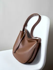 Minimalist brown soft leather shoulder crossbody tote bag for daily commuting and lazy style.