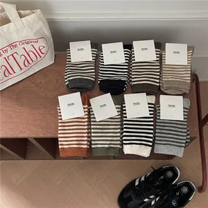 Dames gestreepte middelhoge sokken herfst winter casual katoen breimode schattige dagelijkse kleding