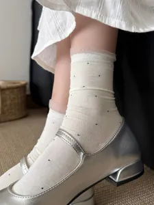 Chaussettes mi-hautes transparentes à pois pour femmes avec bordure en dentelle d'organza.