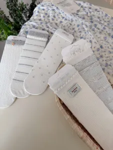 Koreaanse stijl wit grijs dames sokken dunne kant gestreepte stip sokken detail