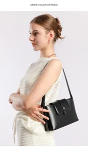 Elegante zwarte lederen schoudertas voor dames, minimalistisch modieus dagelijks tasje.