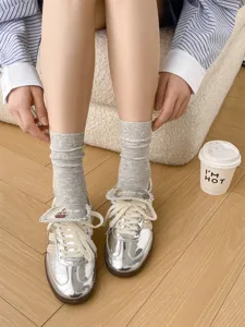 Bequeme graue Waden-Baumwollsocken für Damen, dünner Frühlings- und Sommer-Slouch-Stil.