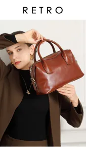 Stijlvolle bruine bowlingtas voor dames, trendy mini handtas en crossbody schoudertas kussen.