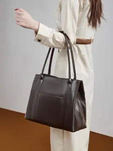 Klassieke donkerbruine lederen tote tas voor vrouwen, ruime dagelijkse praktische schoudertas.