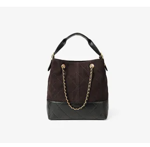 Borsa a tracolla in camoscio con catena e manico in pelle, elegante borsa secchiello.
