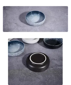 Bol a sauce rond en ceramique de style japonais, petite assiette a condiment de couleur bleue.