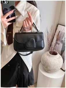Stylische PU Leder Umhängetasche 2024 Modische Herz Design Handtasche für Damen Elegant