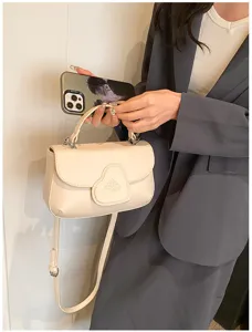 Modische beige PU-Leder Handtasche mit Henkel und Umhängeriemen, ideal für den Alltag.