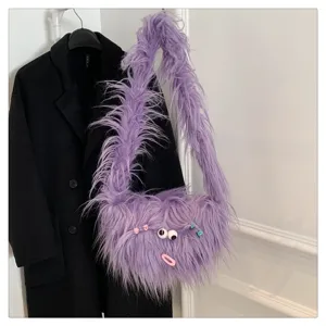 Lila zottelige Plüsch Umhängetasche mit lustigen Wackelaugen süße flauschige Monstertasche