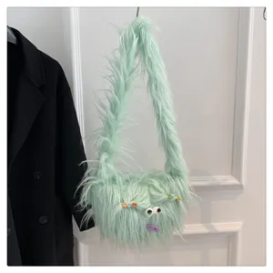 Hellgrüne flauschige Plüsch Umhängetasche mit lustigen Augen und langem Fell-Design.