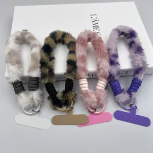 Laccetto da polso per telefono in peluche, morbido cinturino corto leopardato per borsa.